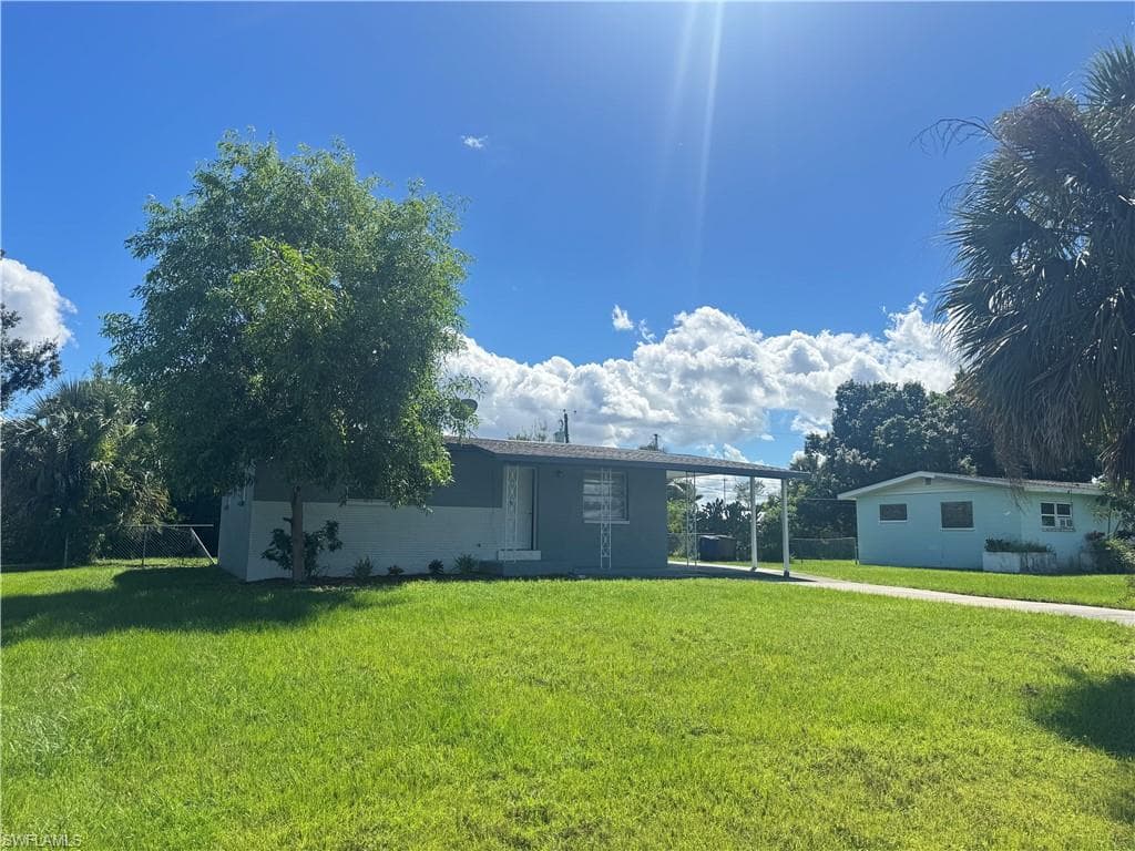 4976 Howard ST, FORT MYERS FL 33905-2
