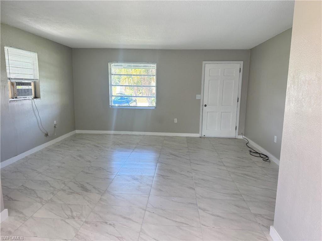 4976 Howard ST, FORT MYERS FL 33905-4