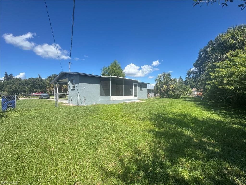 4976 Howard ST, FORT MYERS FL 33905-17