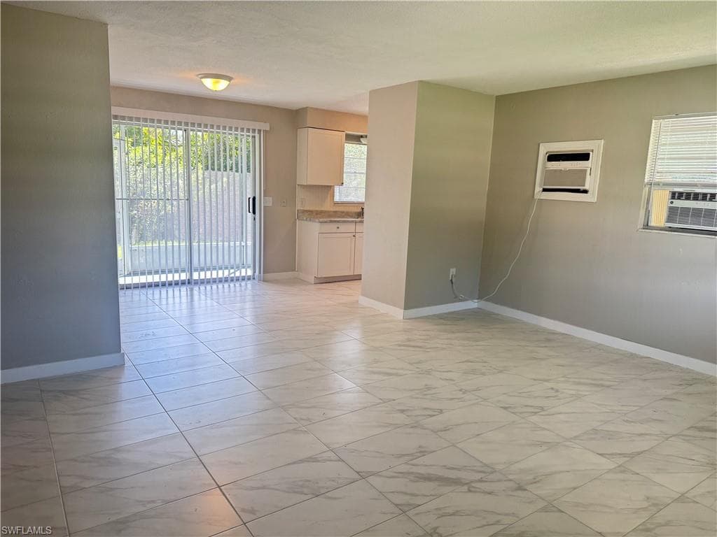4976 Howard ST, FORT MYERS FL 33905-3