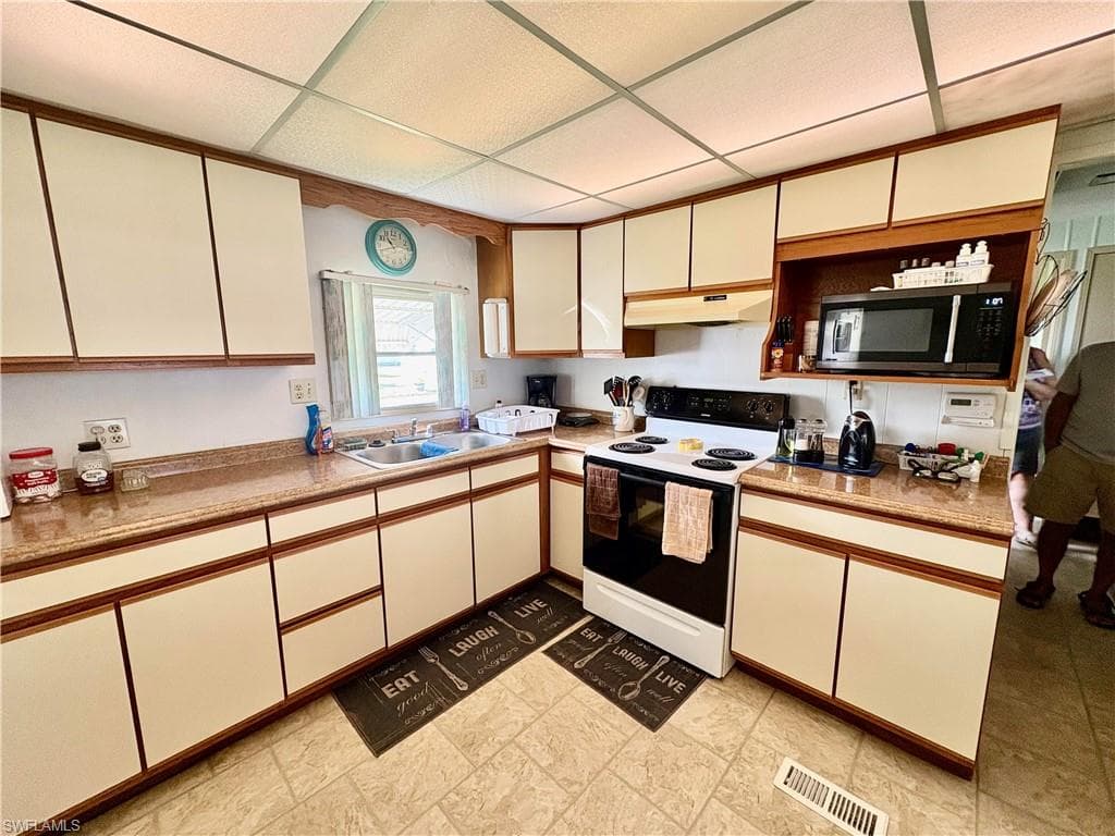 892 Homestead DR, NORTH FORT MYERS FL 33917-11