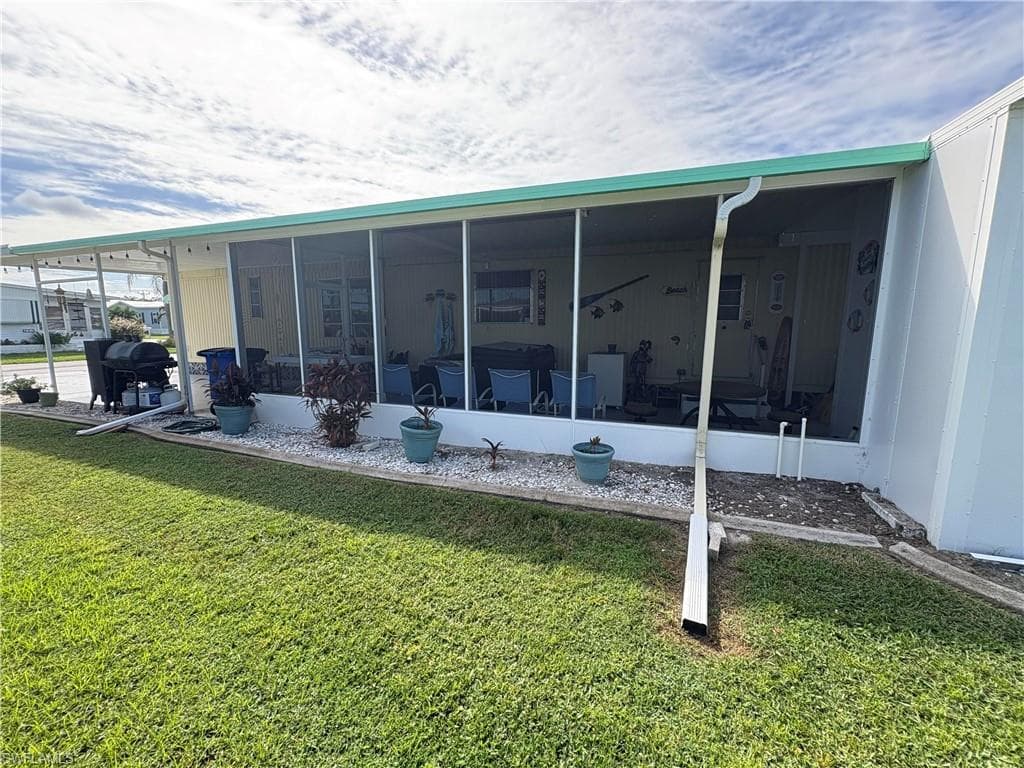 892 Homestead DR, NORTH FORT MYERS FL 33917-6