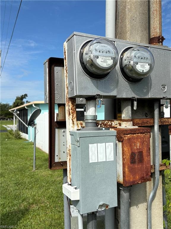 892 Homestead DR, NORTH FORT MYERS FL 33917-4