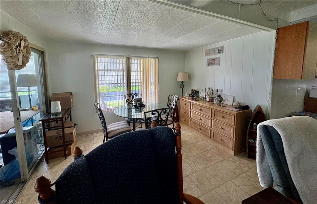 892 Homestead DR, NORTH FORT MYERS FL 33917-17