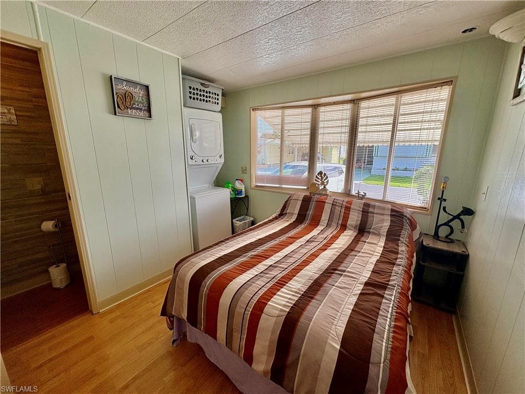 892 Homestead DR, NORTH FORT MYERS FL 33917-28