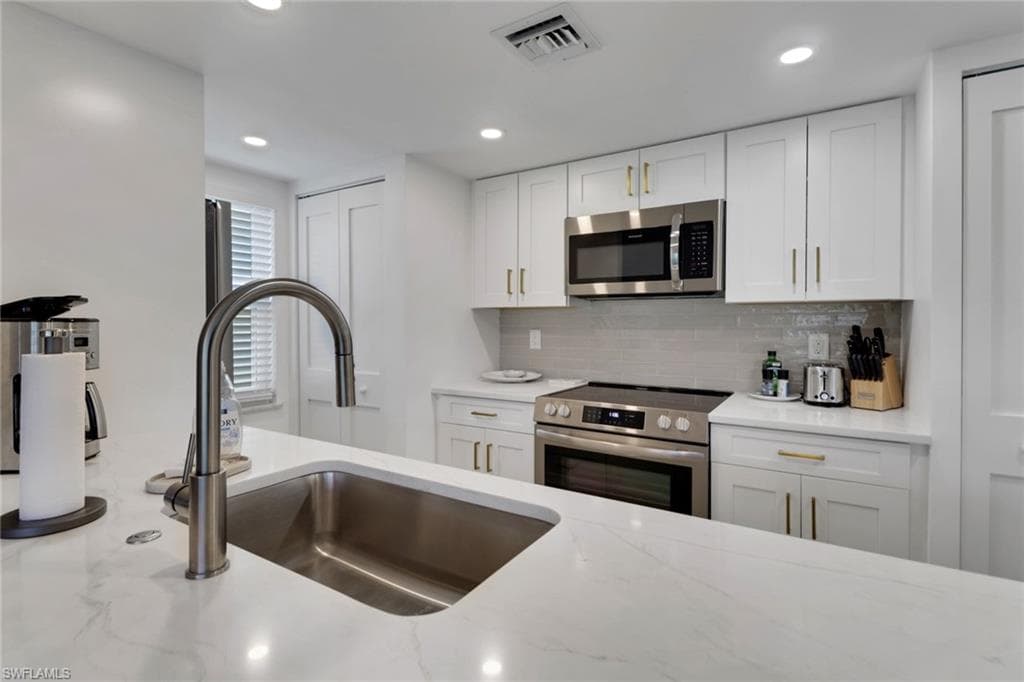 1155 Sandpiper ST # A5, NAPLES FL 34102-5