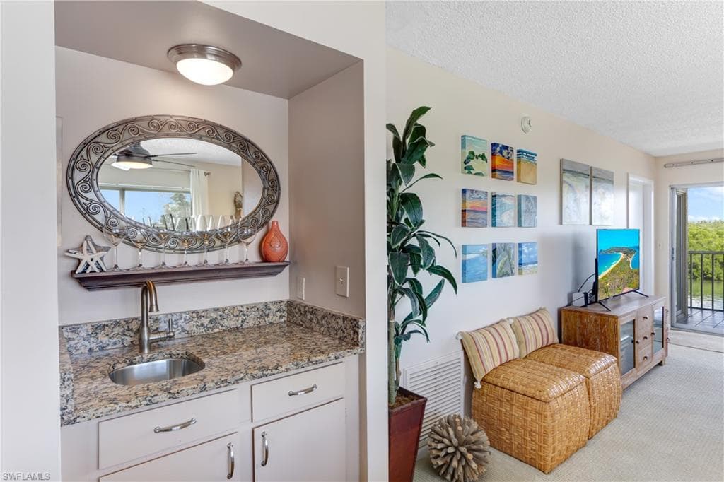 26371 Hickory BLVD # 304, BONITA SPRINGS FL 34134-7