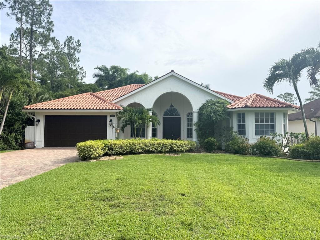 5071 Coral Wood DR, NAPLES FL 34119-1