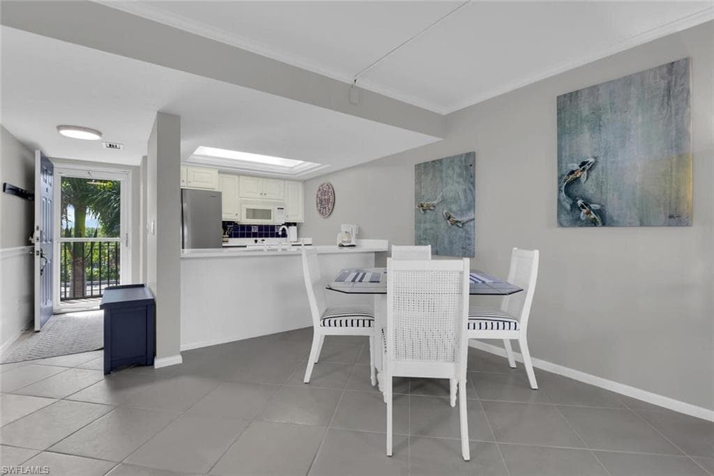 5220 Bonita Beach RD SW 204-5