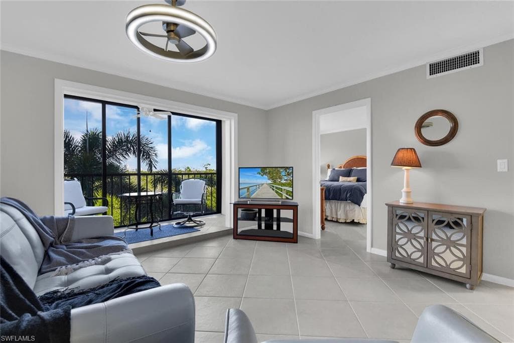 5220 Bonita Beach RD SW 204-3