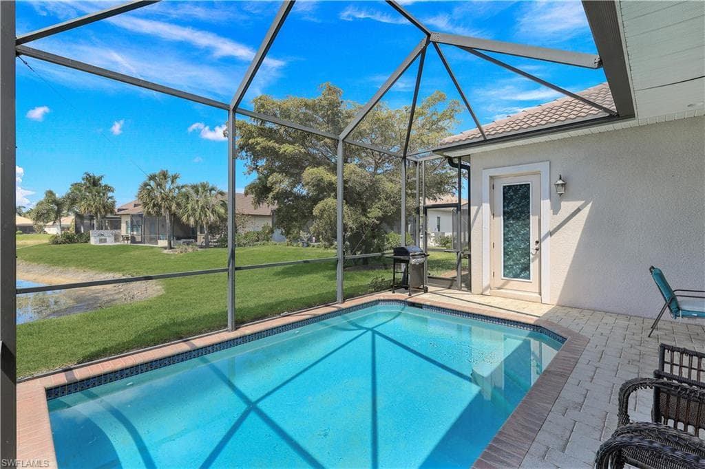 1685 Serrano CIR, NAPLES FL 34105-28