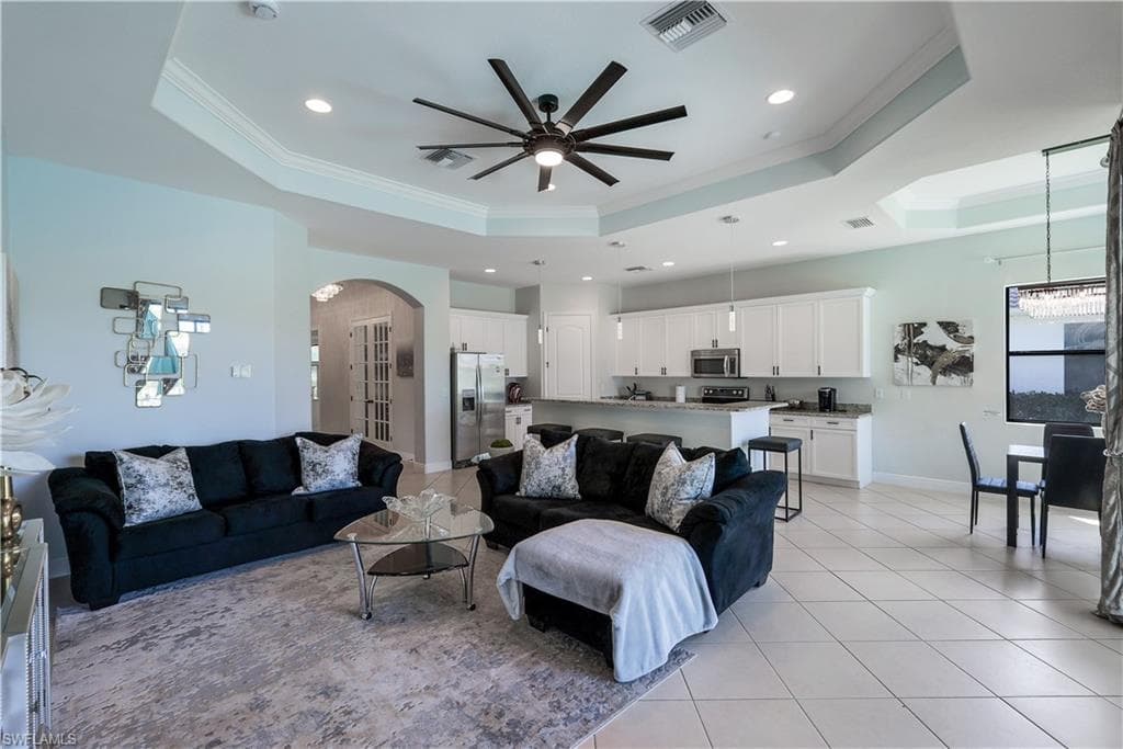 1685 Serrano CIR, NAPLES FL 34105-7