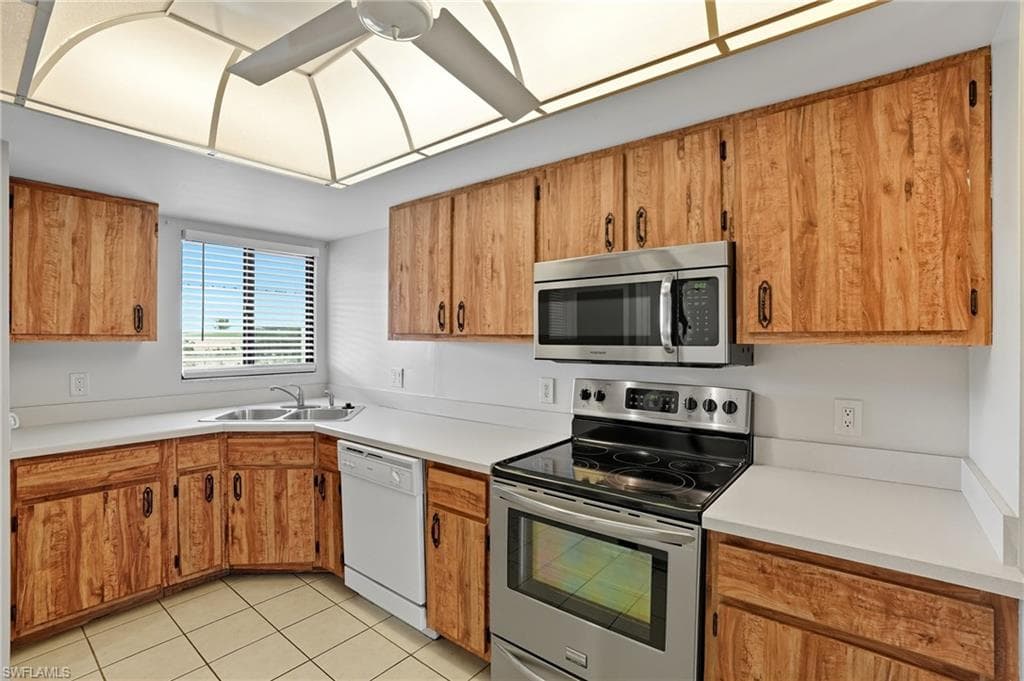 1203 SW 48th TER 202-12