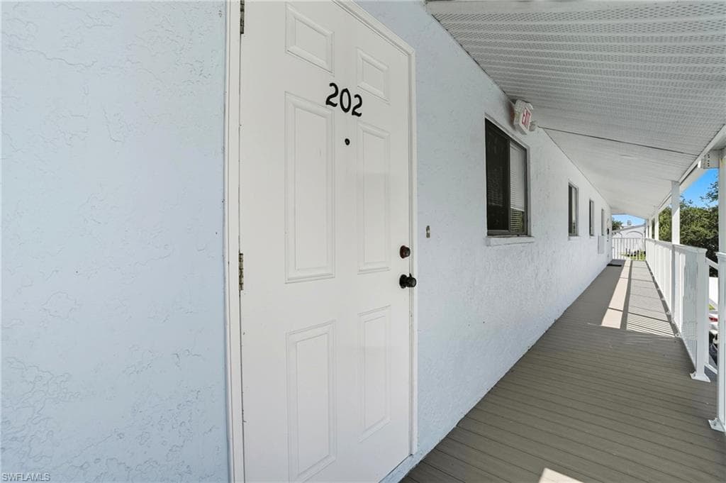 1203 SW 48th TER 202-4