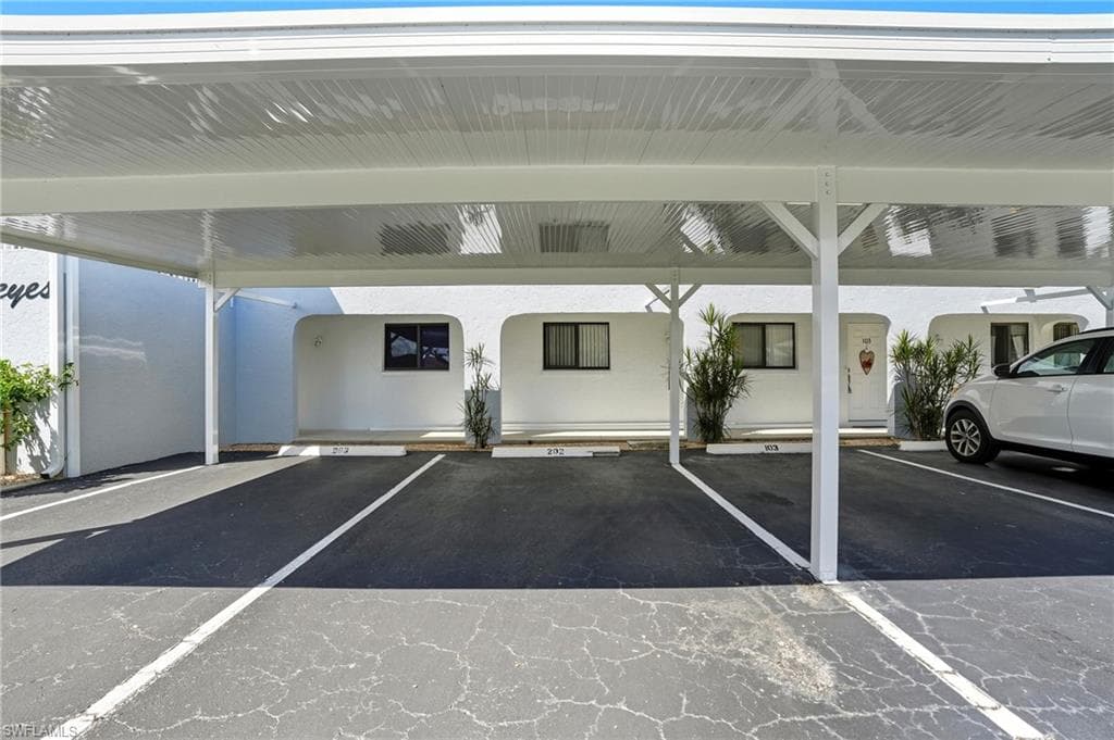 1203 SW 48th TER 202-32