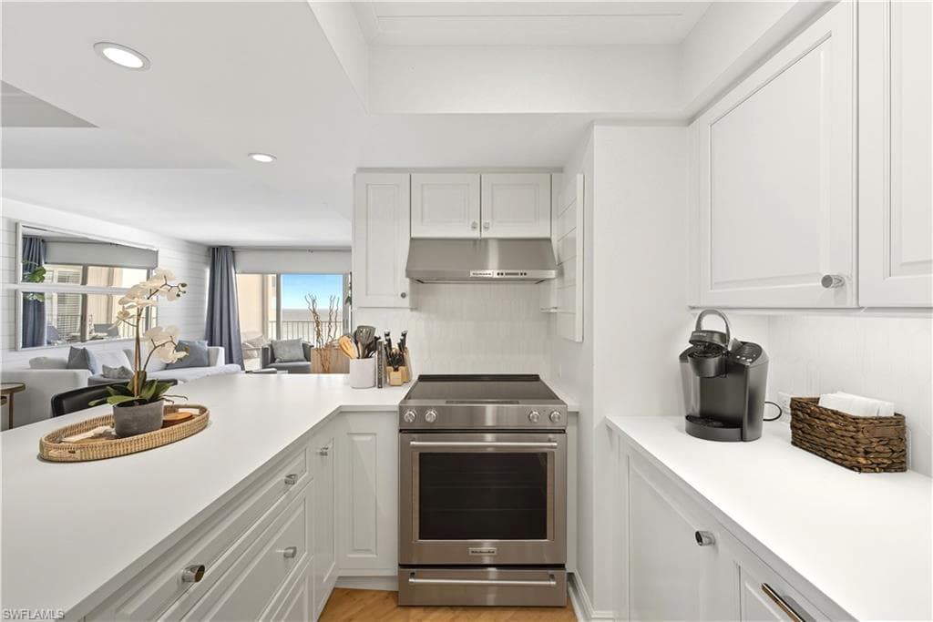 3443 Gulf Shore BLVD N # 711, NAPLES FL 34103-5