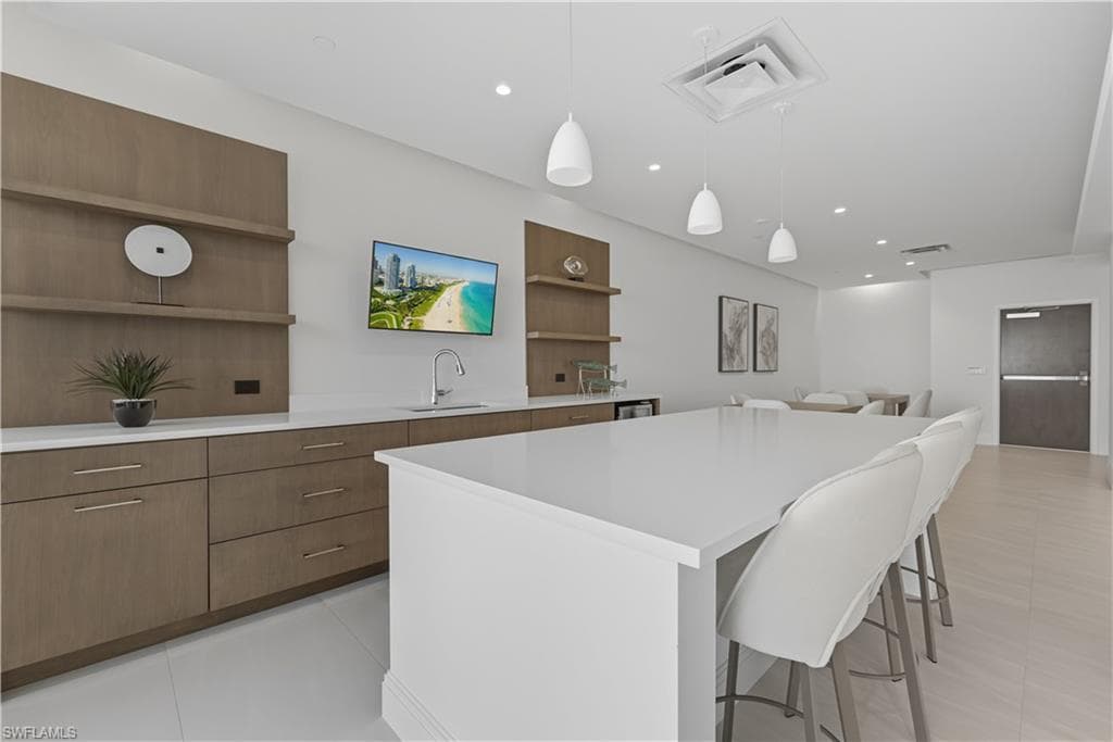 3443 Gulf Shore BLVD N # 711, NAPLES FL 34103-25