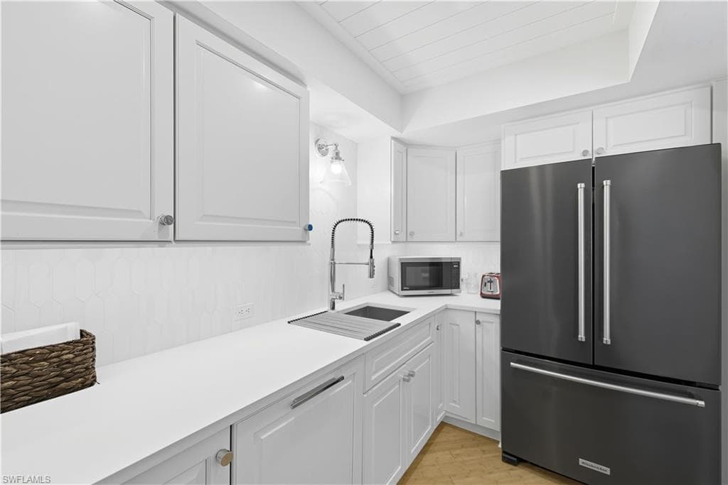 3443 Gulf Shore BLVD N # 711, NAPLES FL 34103-6