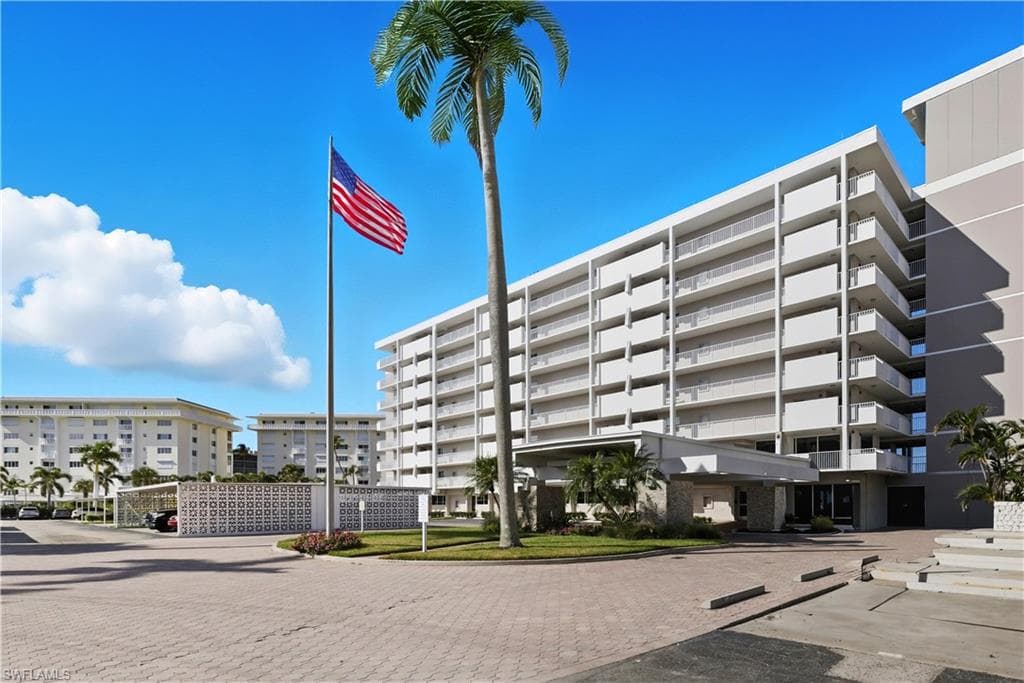 3443 Gulf Shore BLVD N # 711, NAPLES FL 34103-35