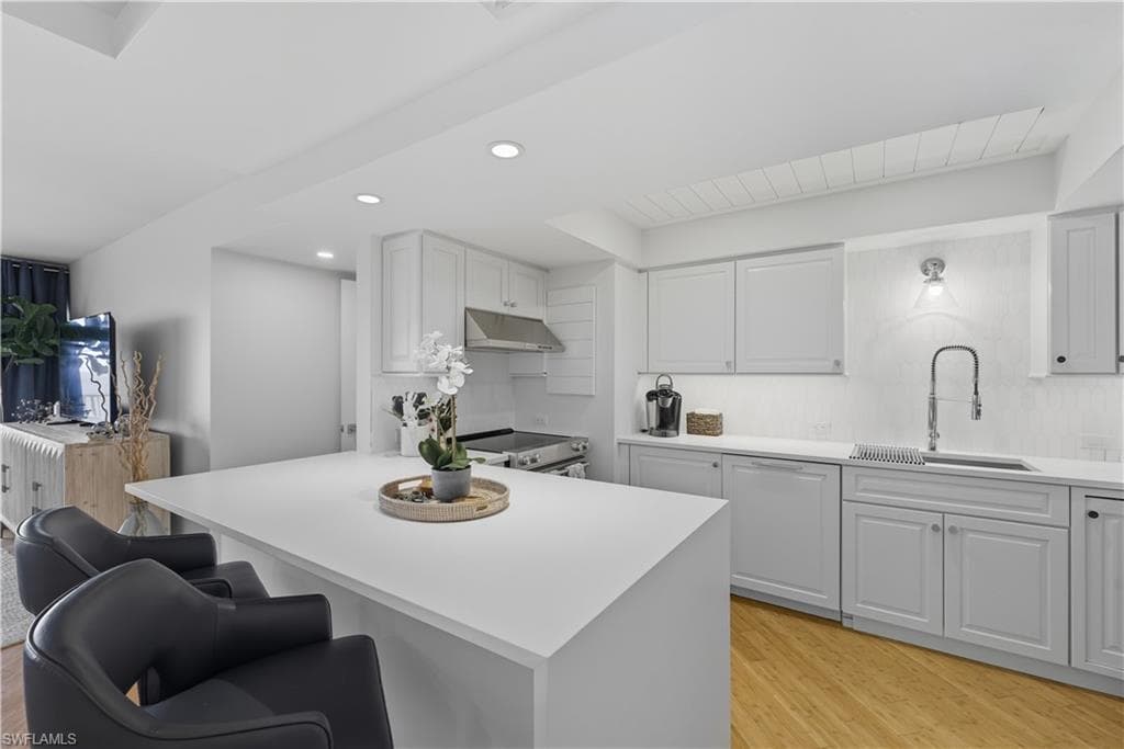 3443 Gulf Shore BLVD N # 711, NAPLES FL 34103-4