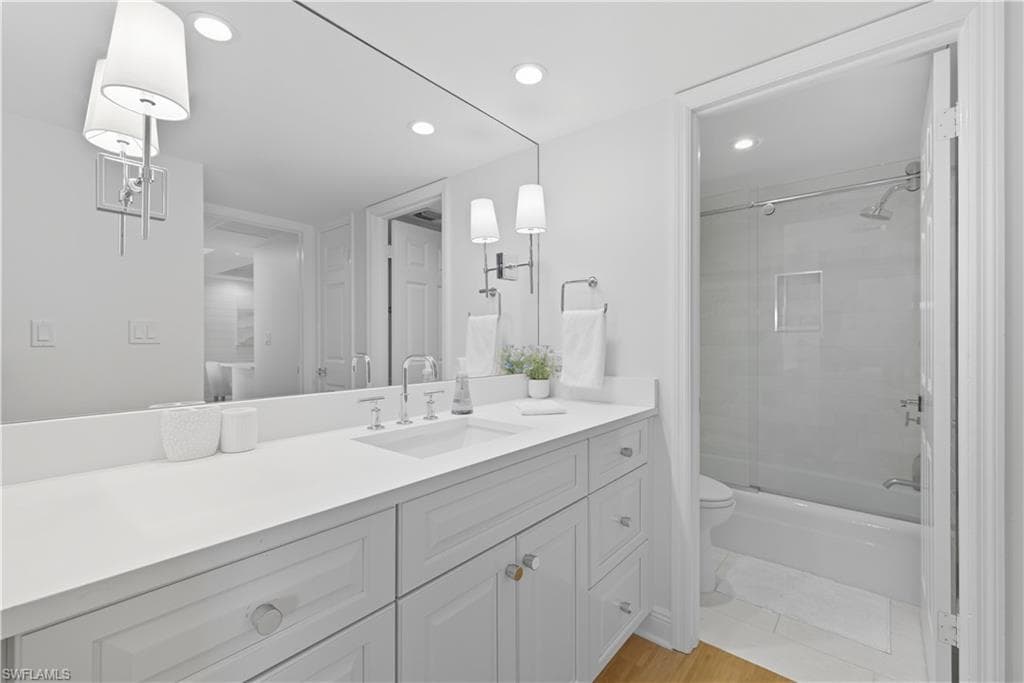 3443 Gulf Shore BLVD N # 711, NAPLES FL 34103-14