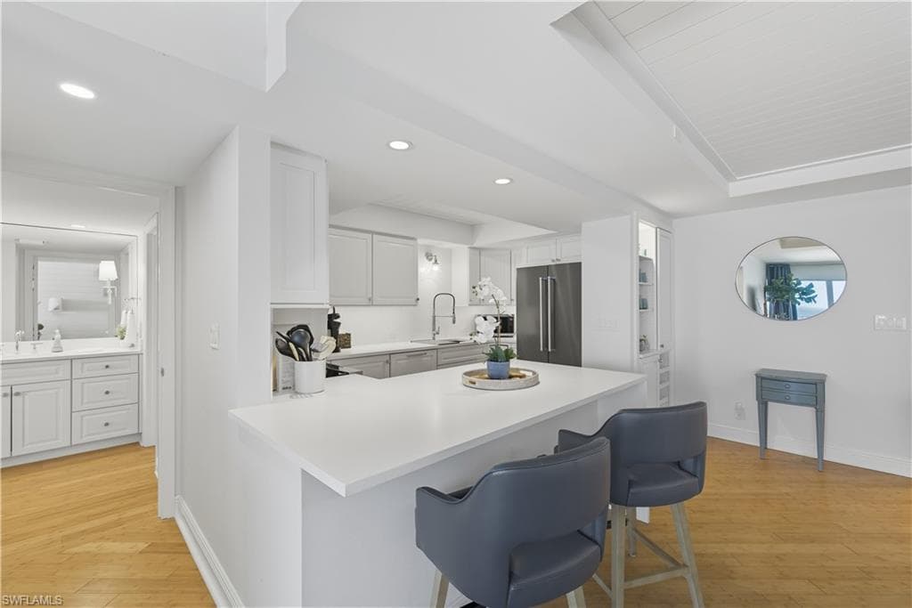 3443 Gulf Shore BLVD N # 711, NAPLES FL 34103-7