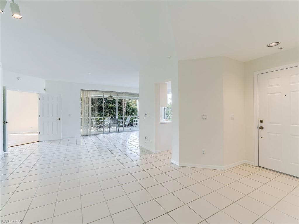 25203 Pelican Creek CIR 102-11