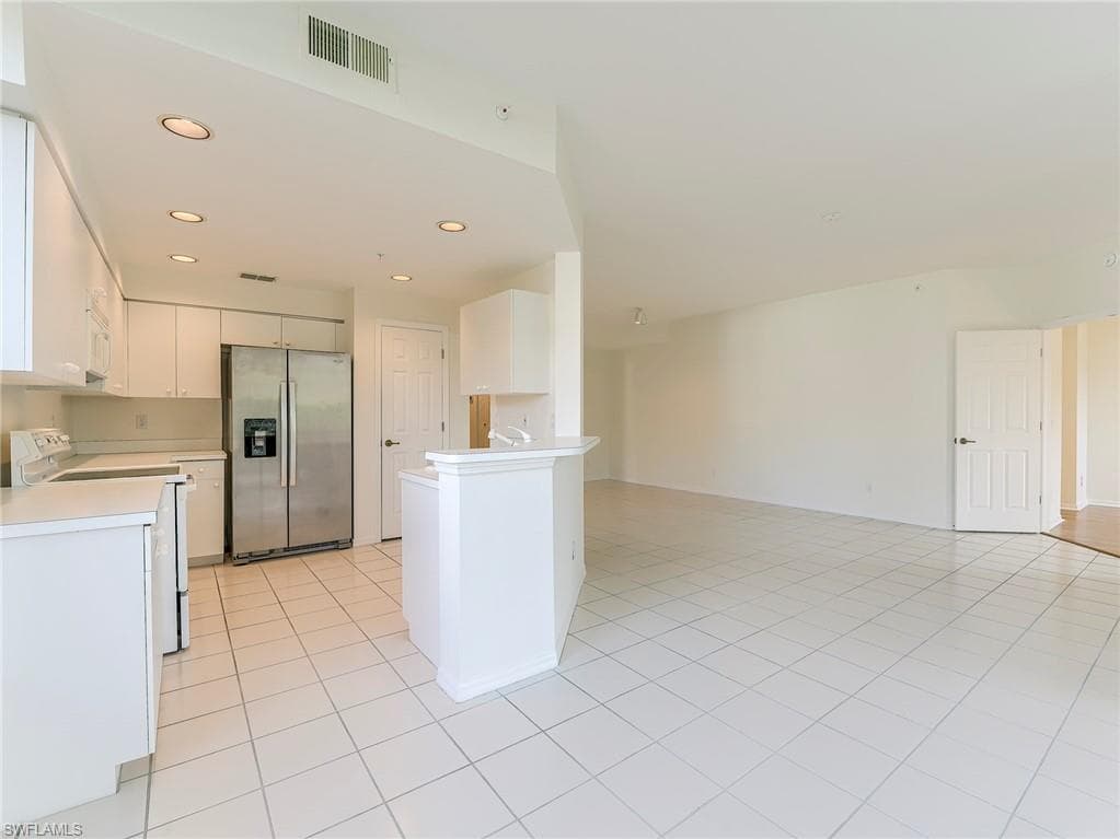 25203 Pelican Creek CIR 102-6