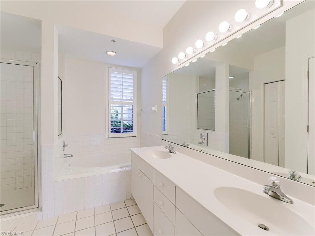 25203 Pelican Creek CIR 102-19