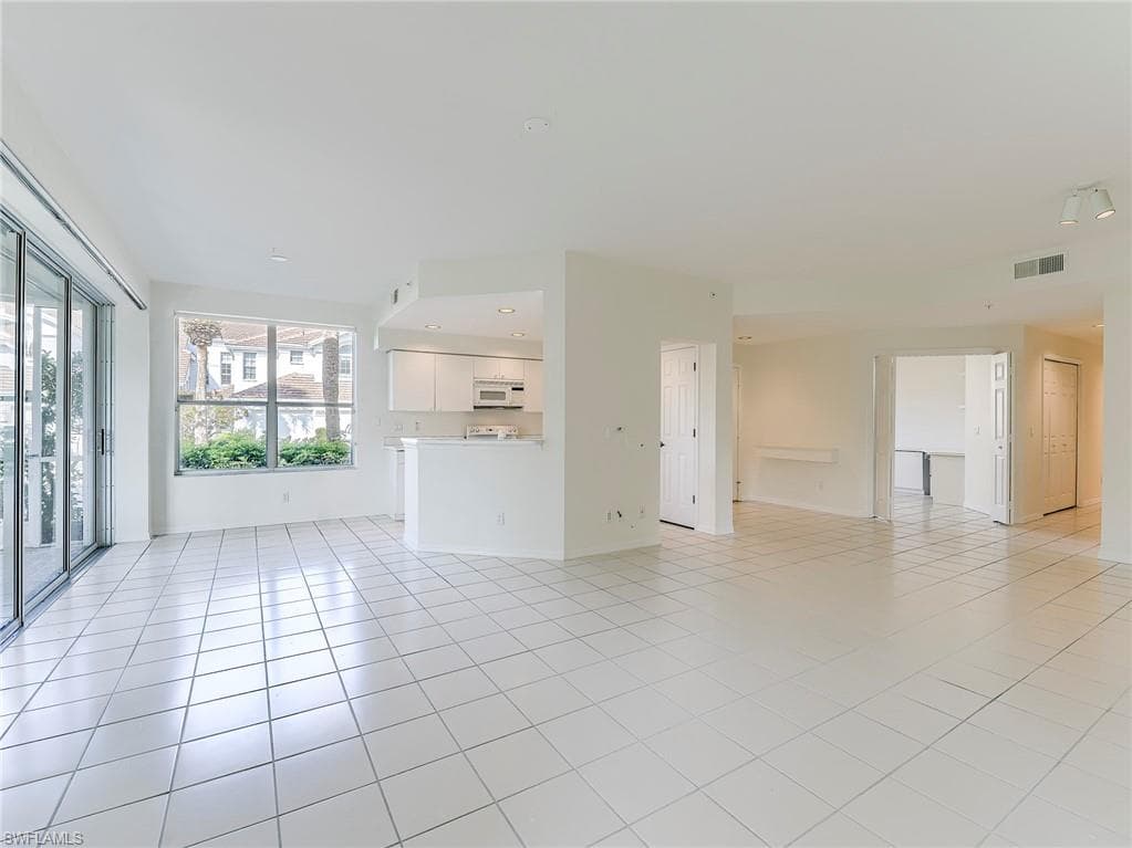 25203 Pelican Creek CIR 102-9
