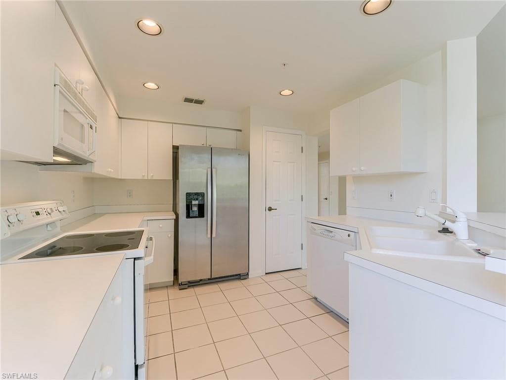 25203 Pelican Creek CIR 102-7