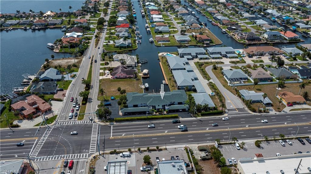 808 Cape Coral PKWY W 204-9