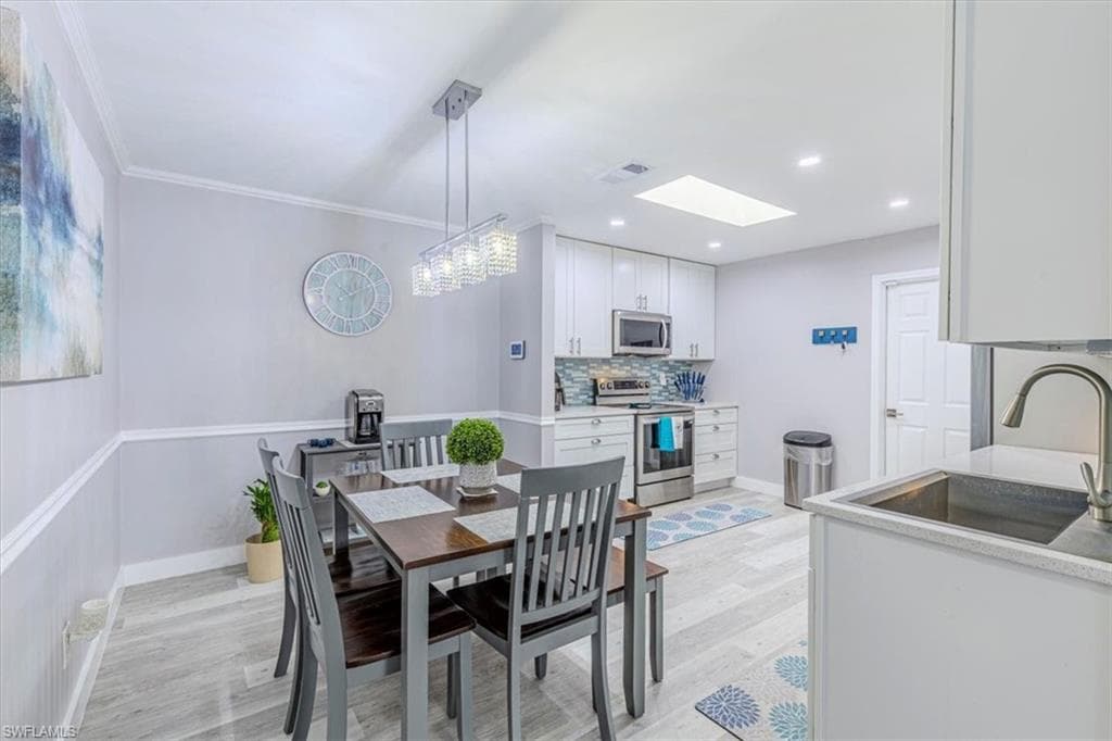 12249 Londonderry LN, BONITA SPRINGS FL 34135-2