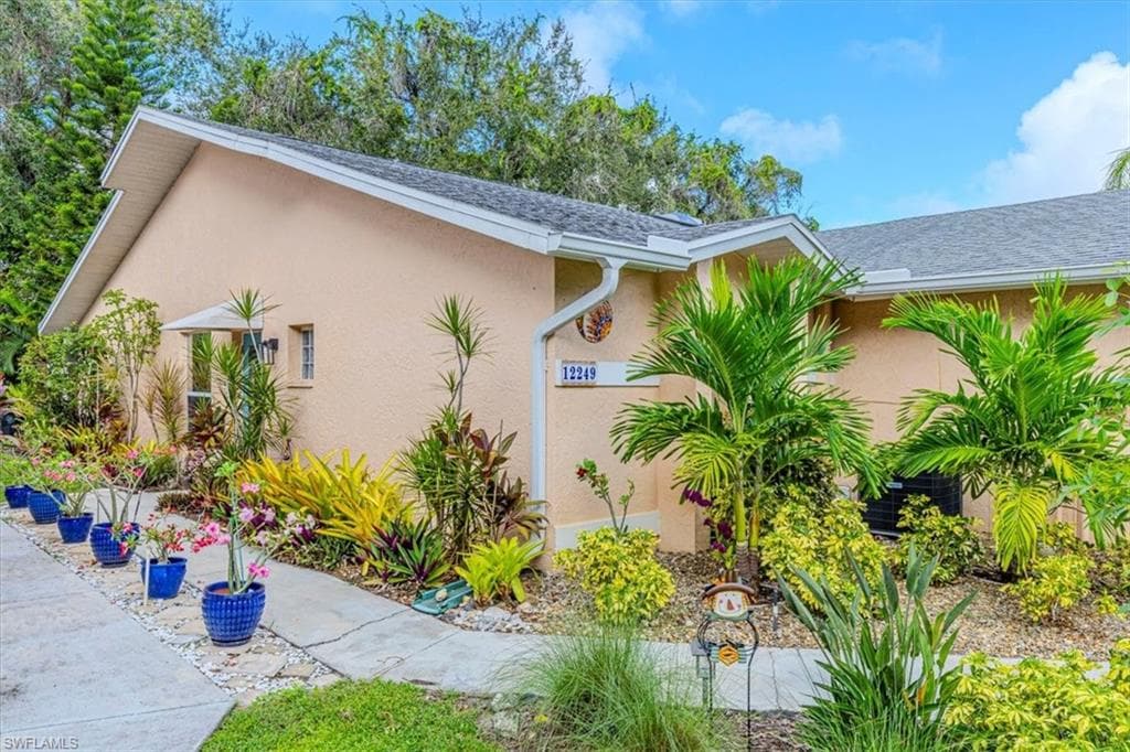 12249 Londonderry LN, BONITA SPRINGS FL 34135-17