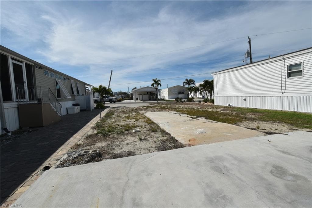 16 Nancy LN, FORT MYERS BEACH FL 33931-7