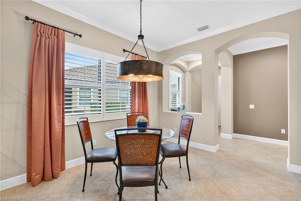 9147 Isla Bella CIR, BONITA SPRINGS FL 34135-6