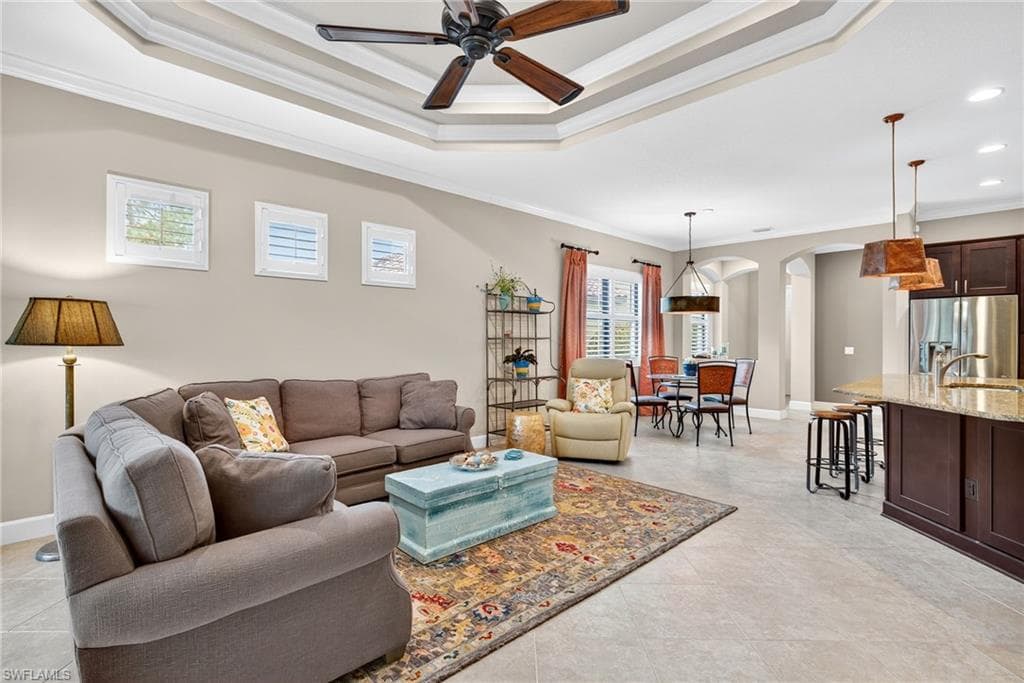9147 Isla Bella CIR, BONITA SPRINGS FL 34135-4