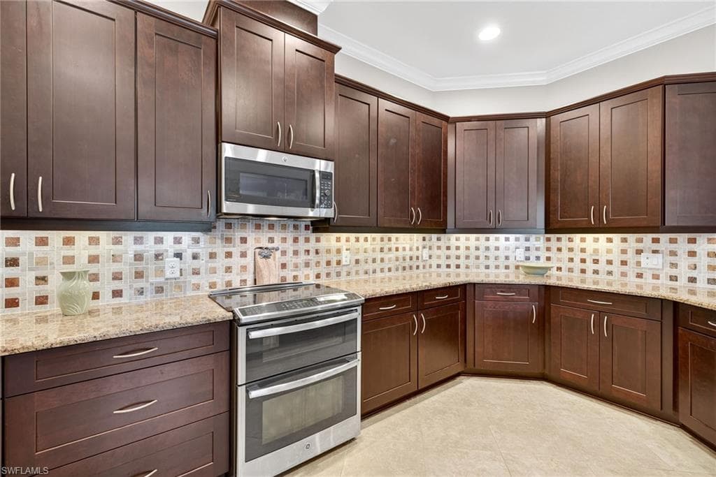9147 Isla Bella CIR, BONITA SPRINGS FL 34135-10