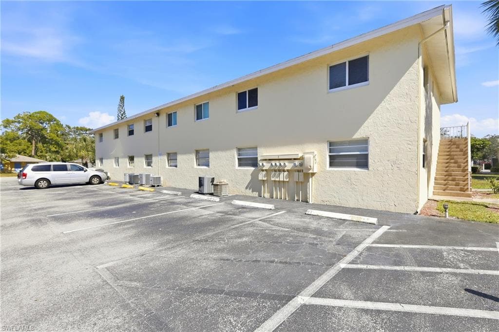 3325 Airport RD N # S8, NAPLES FL 34105-21
