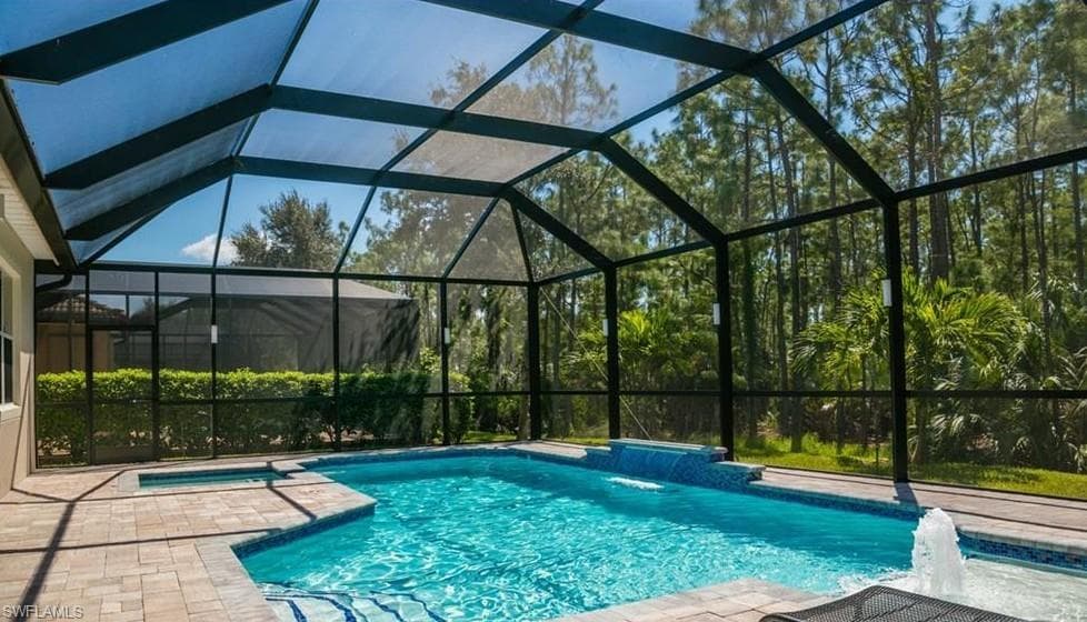 8198 Valiant DR, NAPLES FL 34104-5