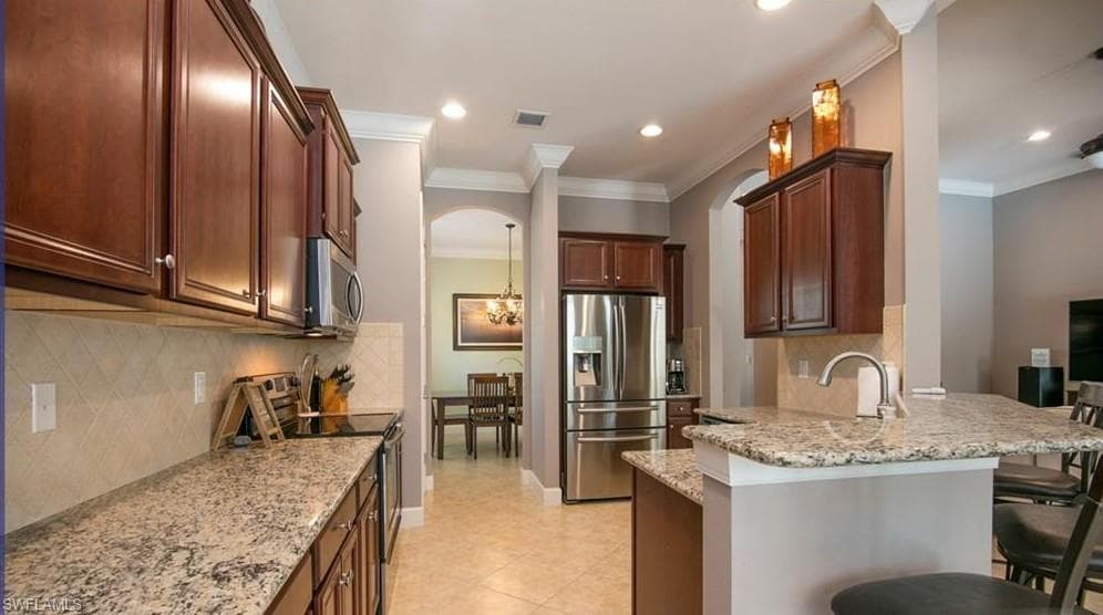 8198 Valiant DR, NAPLES FL 34104-16