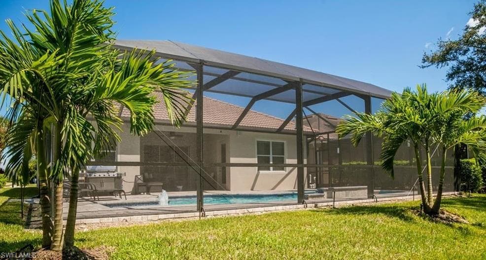 8198 Valiant DR, NAPLES FL 34104-3