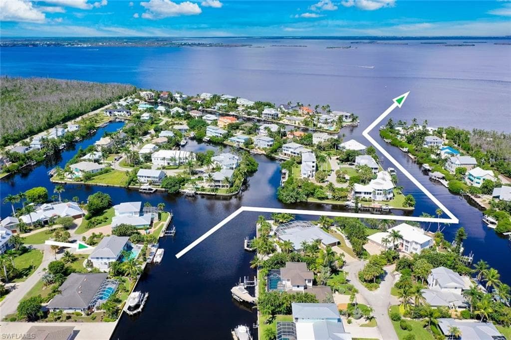 1682 Sabal Palm DR, SANIBEL FL 33957-2