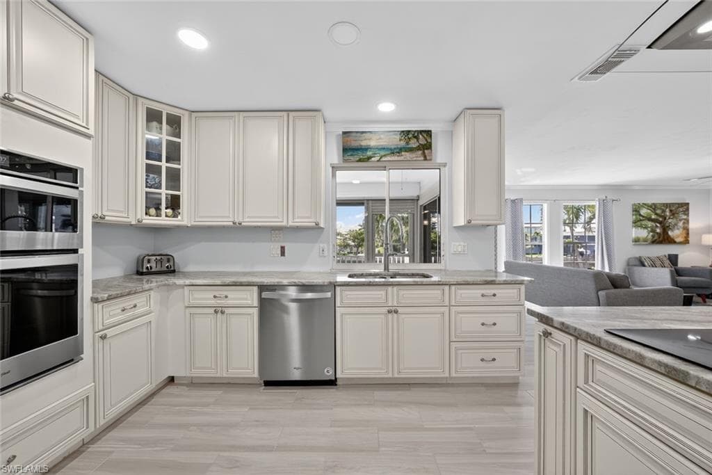 1682 Sabal Palm DR, SANIBEL FL 33957-19