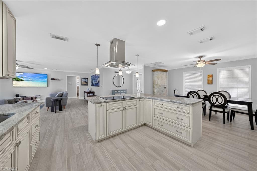 1682 Sabal Palm DR, SANIBEL FL 33957-23