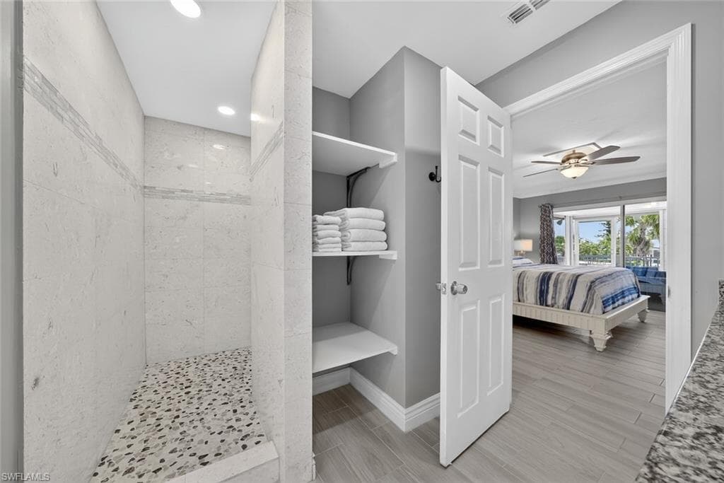 1682 Sabal Palm DR, SANIBEL FL 33957-29