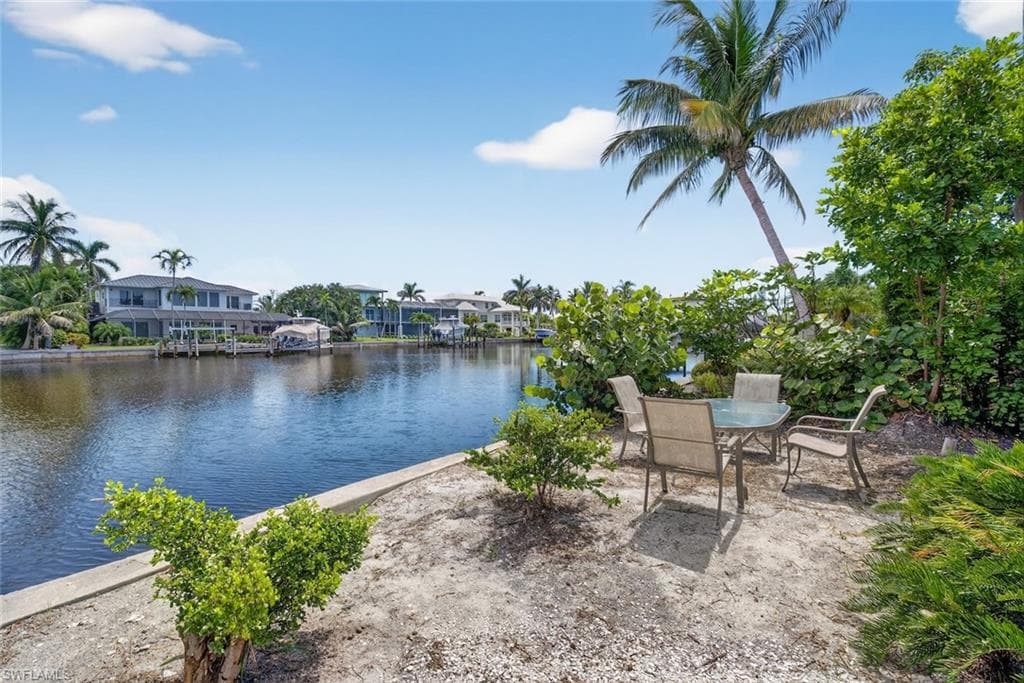 1682 Sabal Palm DR, SANIBEL FL 33957-44