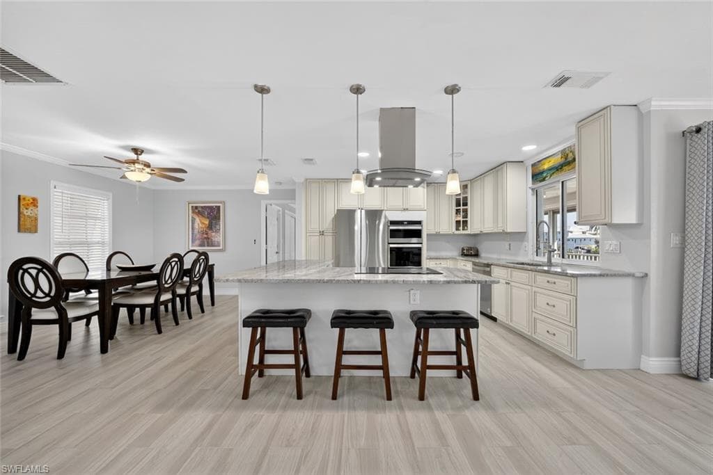 1682 Sabal Palm DR, SANIBEL FL 33957-17