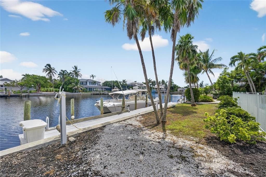 1682 Sabal Palm DR, SANIBEL FL 33957-46