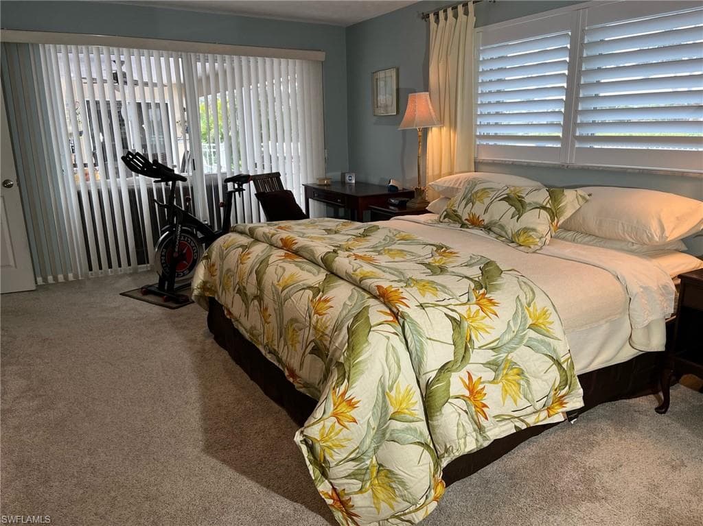 677 18th AVE S, NAPLES FL 34102-6
